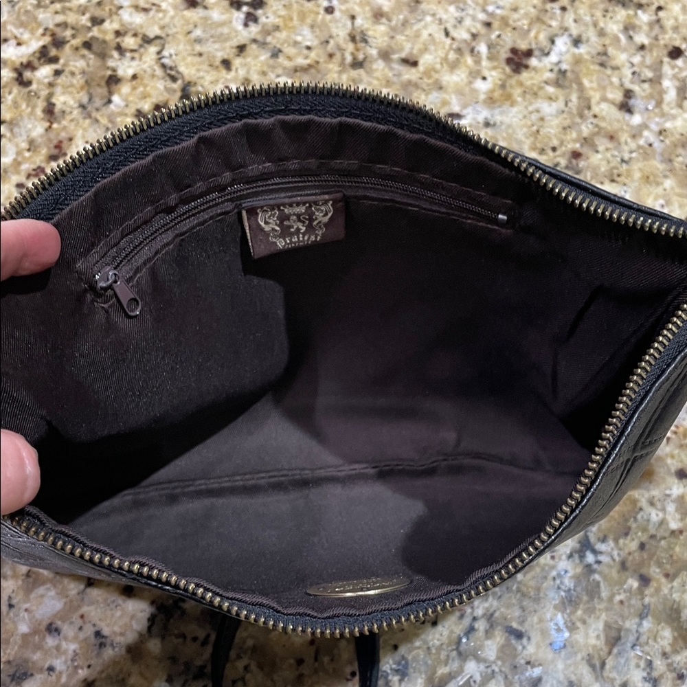 Pratesi Italian Leather Black Quilted Crossbody Bag with Crest - Picture 6 of 10